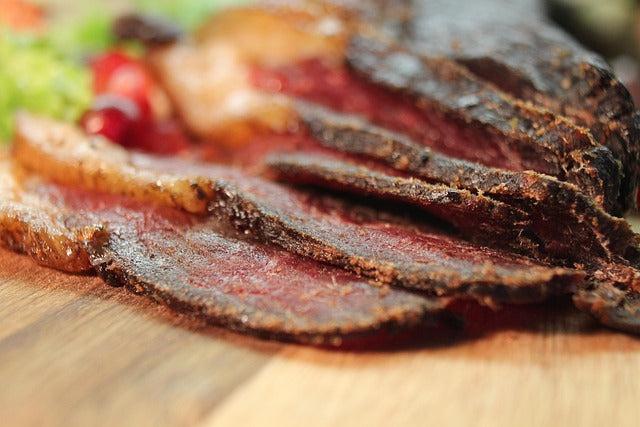 Comment cuisiner le biltong ? 5 idées simples pour l’intégrer à ton assiette.